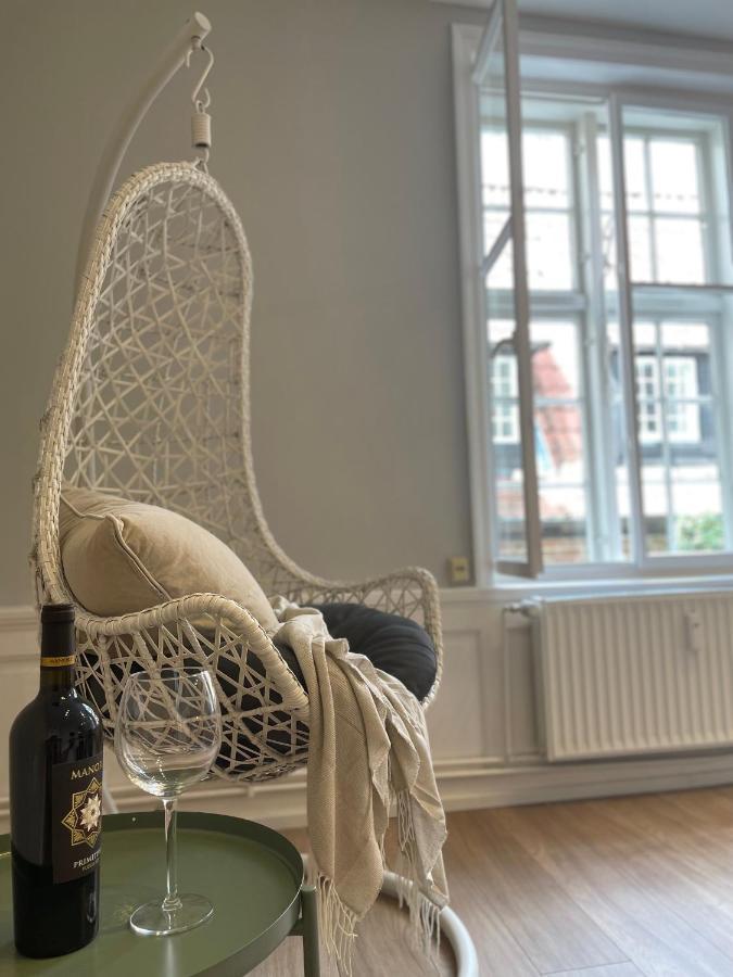 Ferienwohnung Marzipan - Im Herzen Der Altstadt, Historisches Gebaeude Mit Modernem Ambiente, W-Lan Lubeck Bagian luar foto