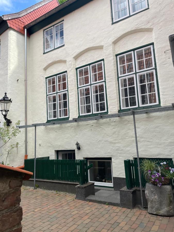Ferienwohnung Marzipan - Im Herzen Der Altstadt, Historisches Gebaeude Mit Modernem Ambiente, W-Lan Lubeck Bagian luar foto